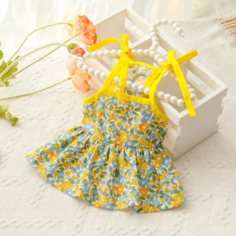 Pet Clothes Spring/Summer Small Cat/Dog Small Daisy Shoulder Strap Princess Dress Pet clothes Kitten/Dog Gentle dress